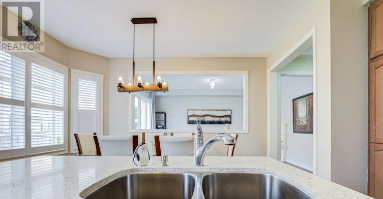 102 Creekland Avenue, Whitchurch-Stouffville, ON, L4A 1X4 - 16