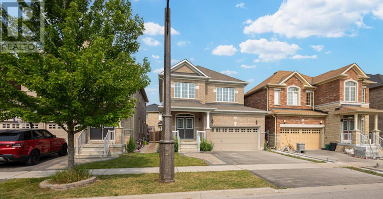 102 Creekland Avenue, Whitchurch-Stouffville, ON, L4A 1X4 - 2