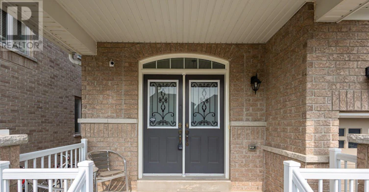 102 Creekland Avenue, Whitchurch-Stouffville, ON, L4A 1X4 - 4