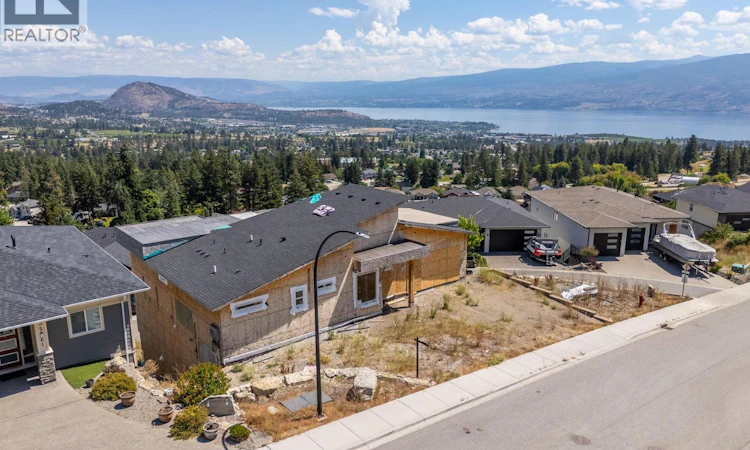 3563 Goldie Way