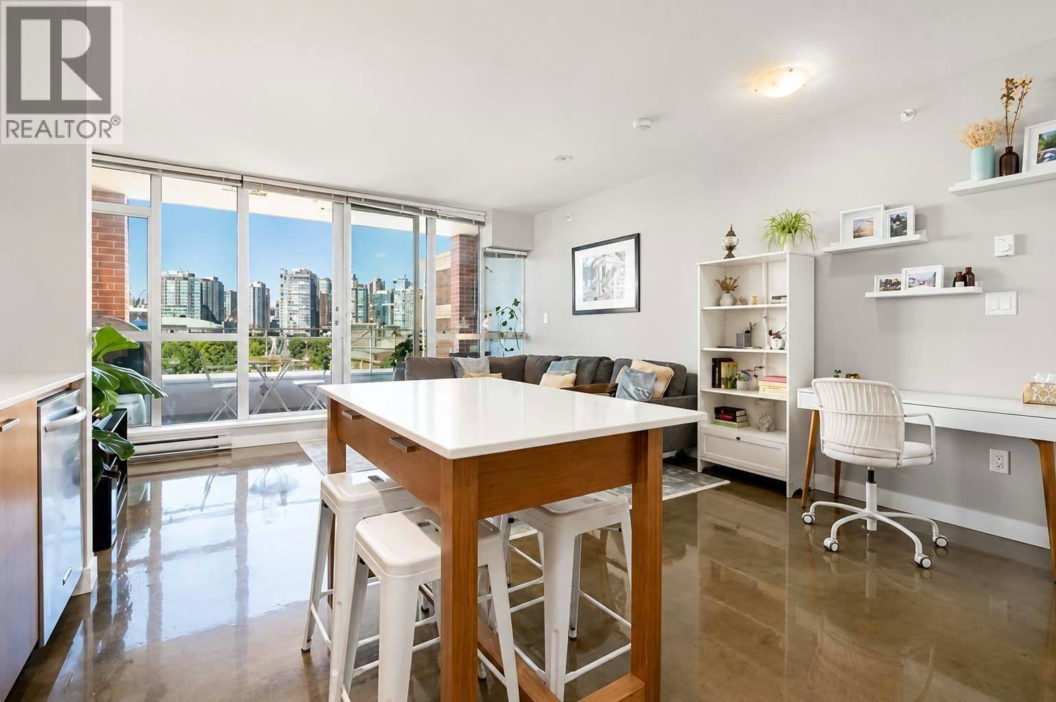 704-221 Union Street, Vancouver, BC, V6A 0B4