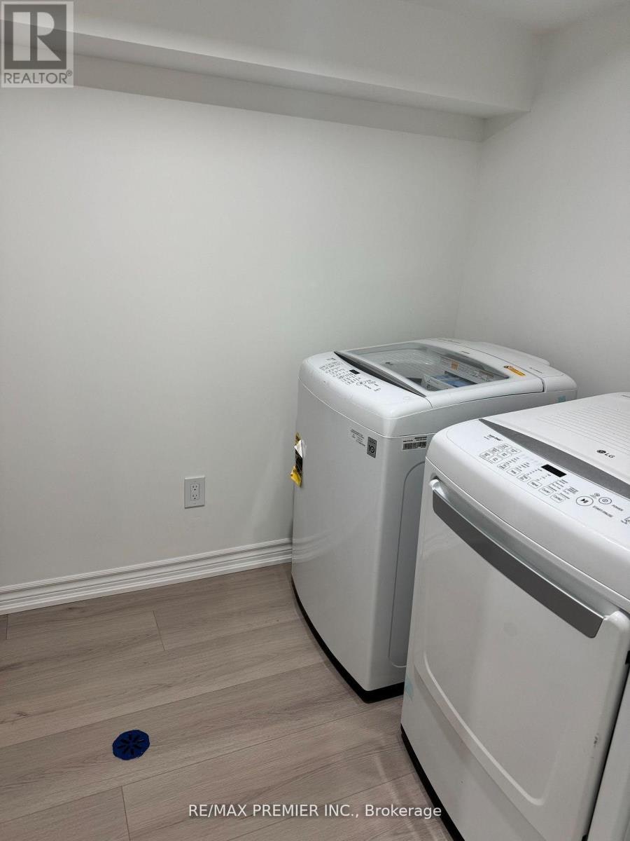 18 Madonna Gardens, Toronto, ON, M9L 2T4 - 15