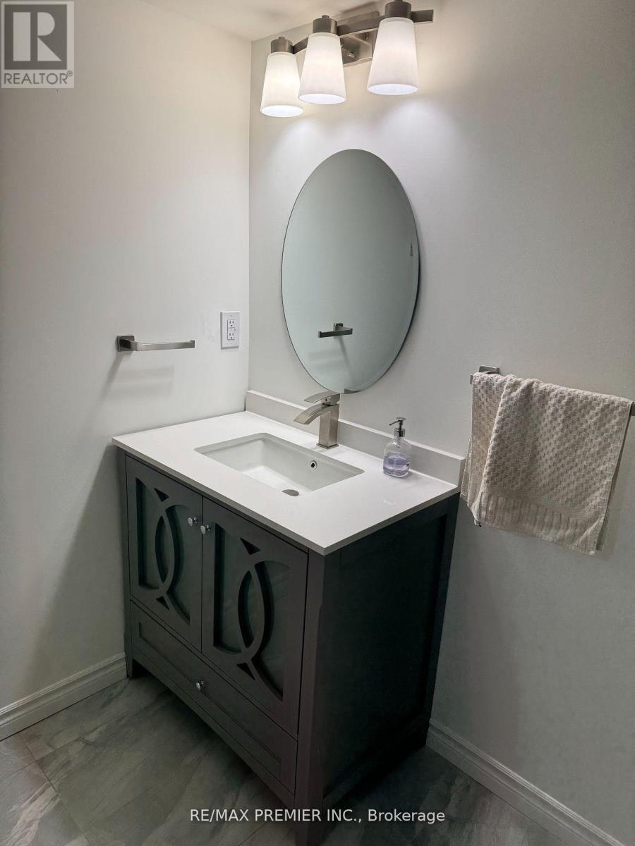 18 Madonna Gardens, Toronto, ON, M9L 2T4 - 13