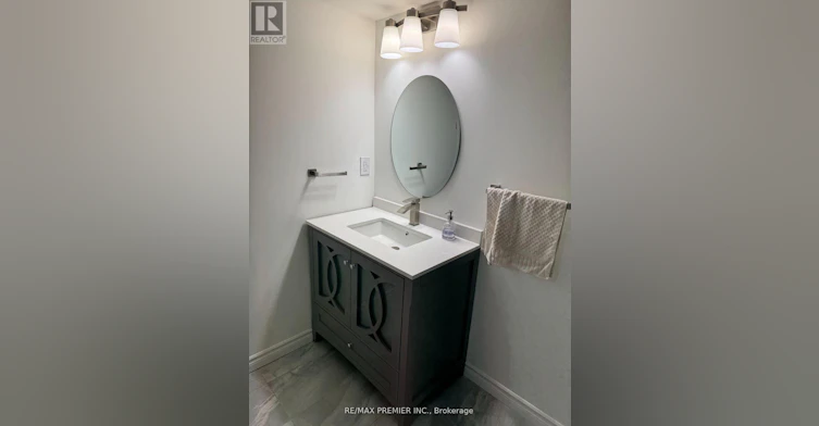 18 Madonna Gardens, Toronto, ON, M9L 2T4 - 13
