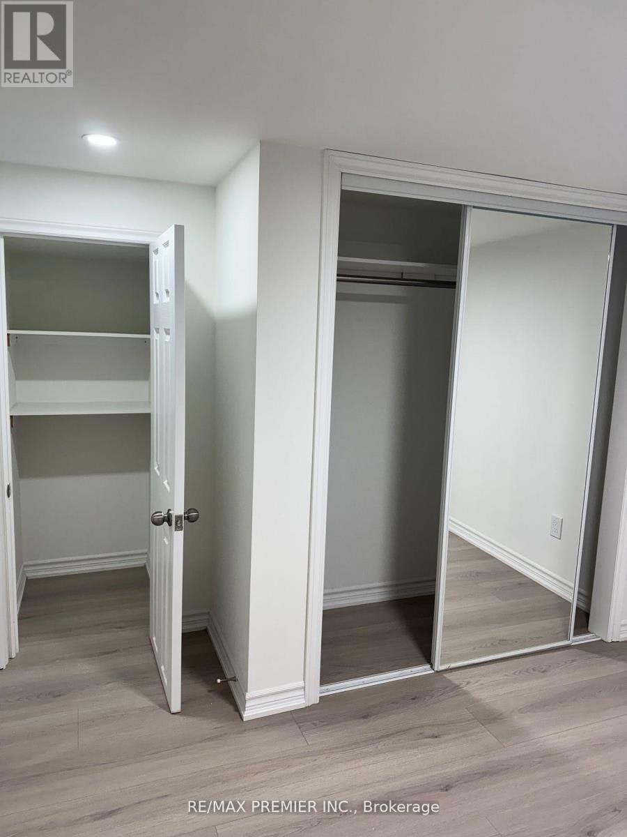 18 Madonna Gardens, Toronto, ON, M9L 2T4 - 12