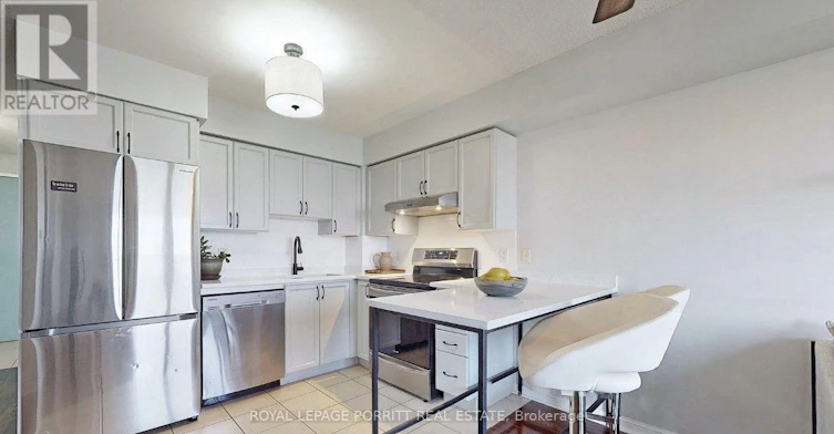 601-4 Elsinore Path, Toronto, ON, M8V 4G7 - 4