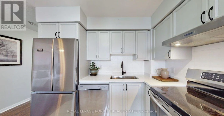 601-4 Elsinore Path, Toronto, ON, M8V 4G7 - 6