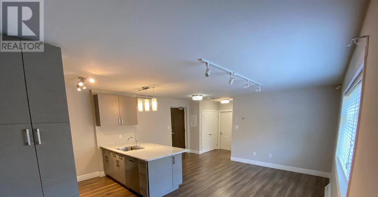 102-5 Paisley Boulevard E, Mississauga, ON, L6A 1P3 - 2
