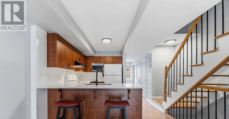 81 Strathaven Private, Ottawa, ON, K1J 1K7 - 4