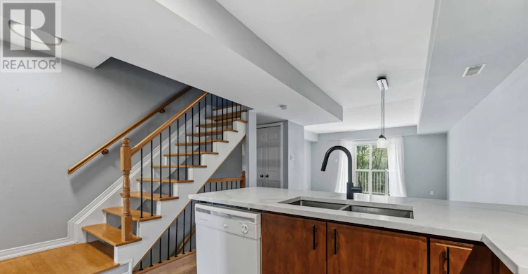 81 Strathaven Private, Ottawa, ON, K1J 1K7 - 3