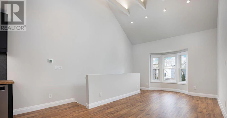 UPPER-21 Alton Avenue, Toronto, ON, M4L 2M3 - 12