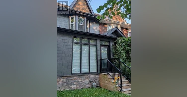 UPPER-21 Alton Avenue, Toronto, ON, M4L 2M3