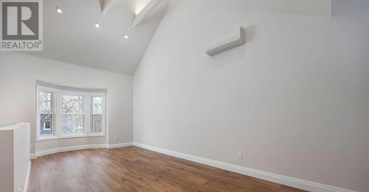 UPPER-21 Alton Avenue, Toronto, ON, M4L 2M3 - 10