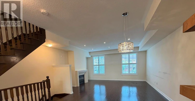 5 Vandaam Lane, Markham, ON, L6C 0P1