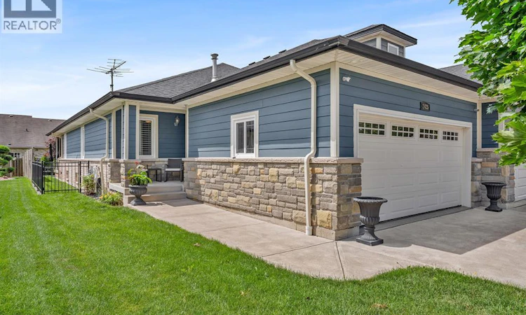 2425 Skinner