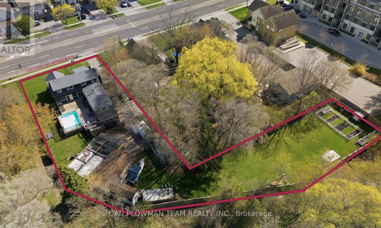 678 King Street W