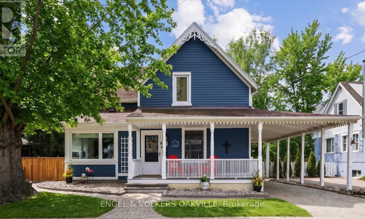 38 John Street S