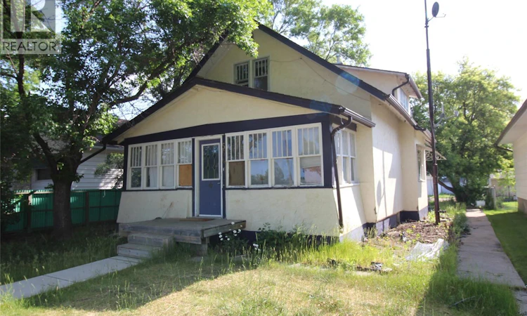 564 1st Street W