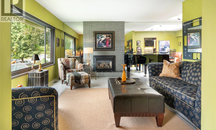1109 Pinecrest Lane