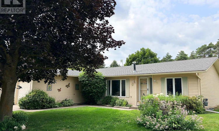 4 Tecumseth Pines Drive