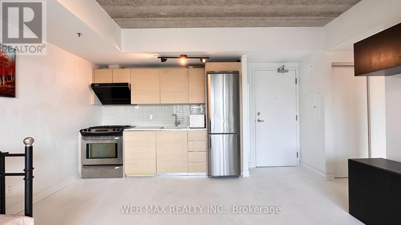 201-51 Lady Bank Road, Toronto, ON, M8Z 0C9