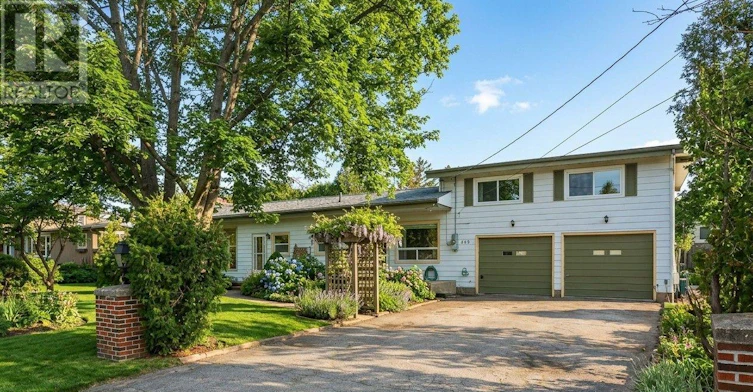 B-405 Bartlett Avenue, Grimsby, ON, L3M 2N5