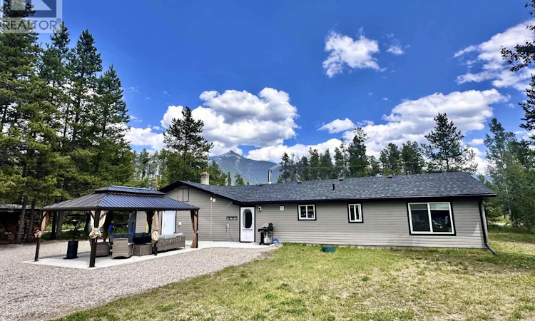 2725 Tamarack Road