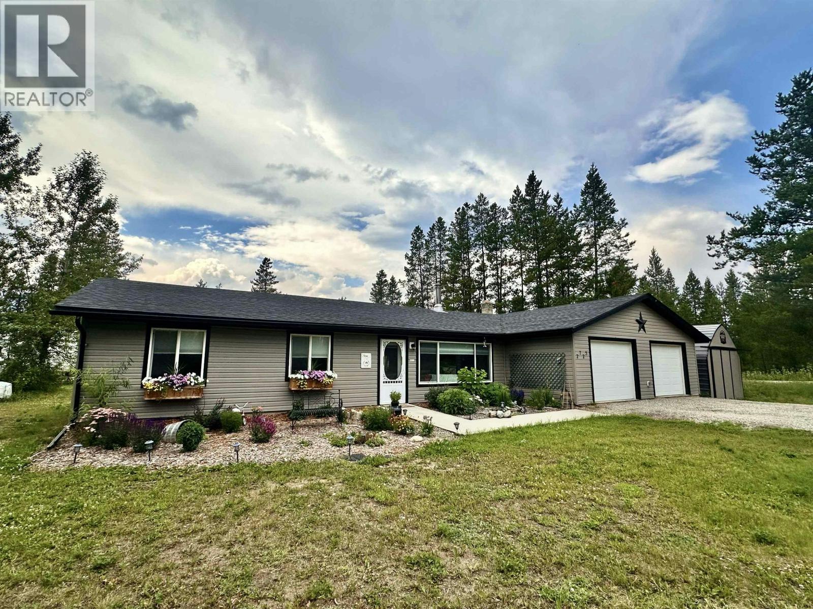 2725 Tamarack Road, Valemount, BC, V0E 2Z0