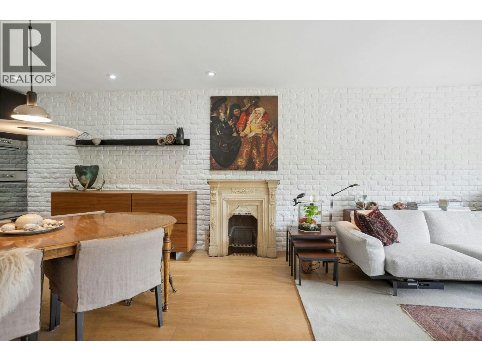 205-3264 Oak Street, Vancouver, BC, V6H 2L3