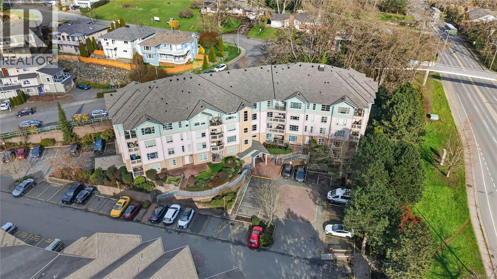 204-799 Blackberry Road, Saanich, BC, V8X 5J3