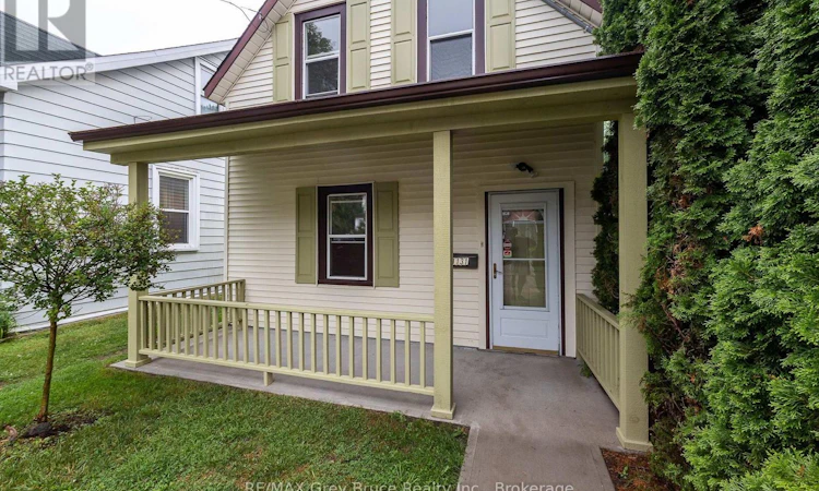 1131 3rd Avenue W