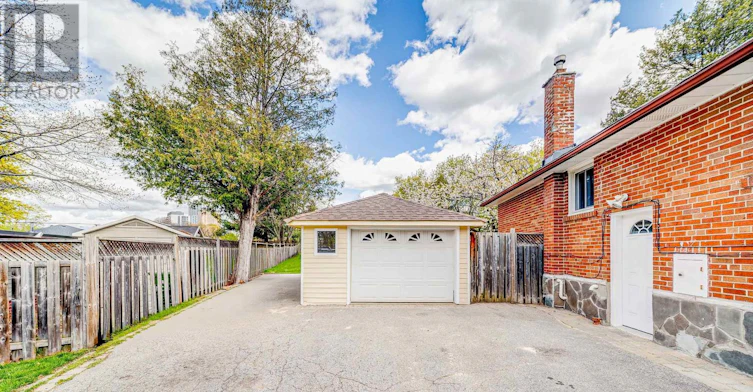 51 Tordale Crescent, Toronto, ON, M1P 3X6 - 9