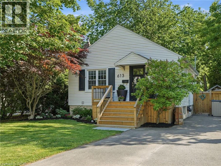 613 Clark Avenue, Burlington, ON, L7S 1P1 - 2