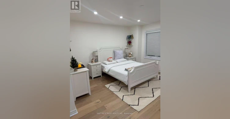 2132 Pinevalley Crescent, Oakville, ON, L6H 6L7 - 7