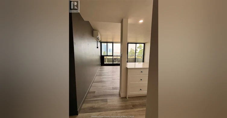 215-111 Riverside Drive East, Windsor, ON, N9A 2S6 - 4