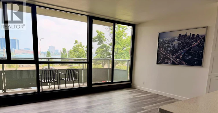 215-111 Riverside Drive East, Windsor, ON, N9A 2S6 - 5