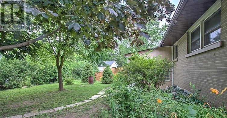 MAIN-49 Don Mor Drive, Newmarket, ON, L3Y 1G8 - 21