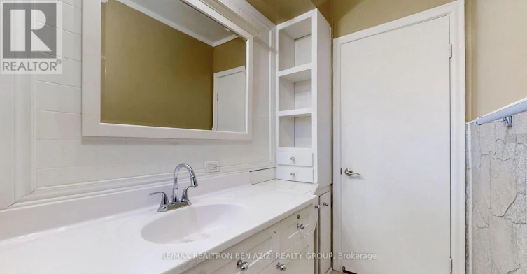 MAIN-49 Don Mor Drive, Newmarket, ON, L3Y 1G8 - 15