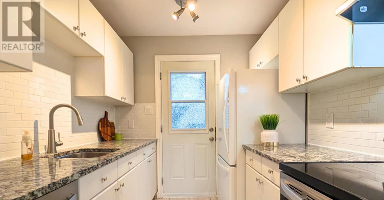 B-29 Woodvale Green Drive, Ottawa, ON, K2G 4H3 - 7
