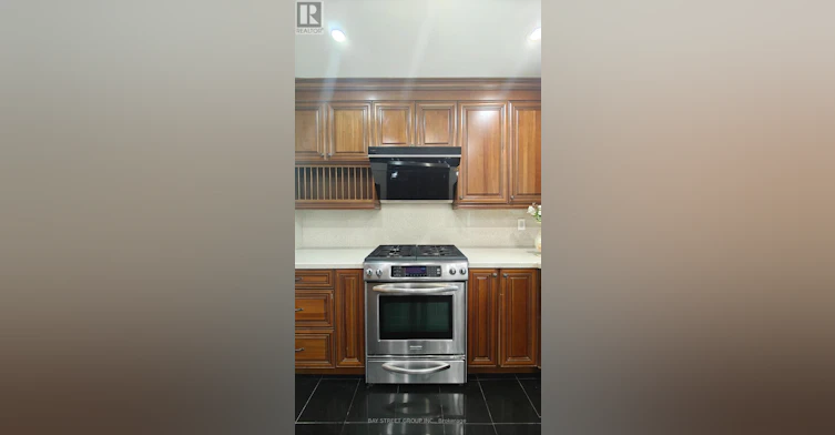 UPPER-9 Mosedale Crescent, Toronto, ON, M2J 3A3 - 8