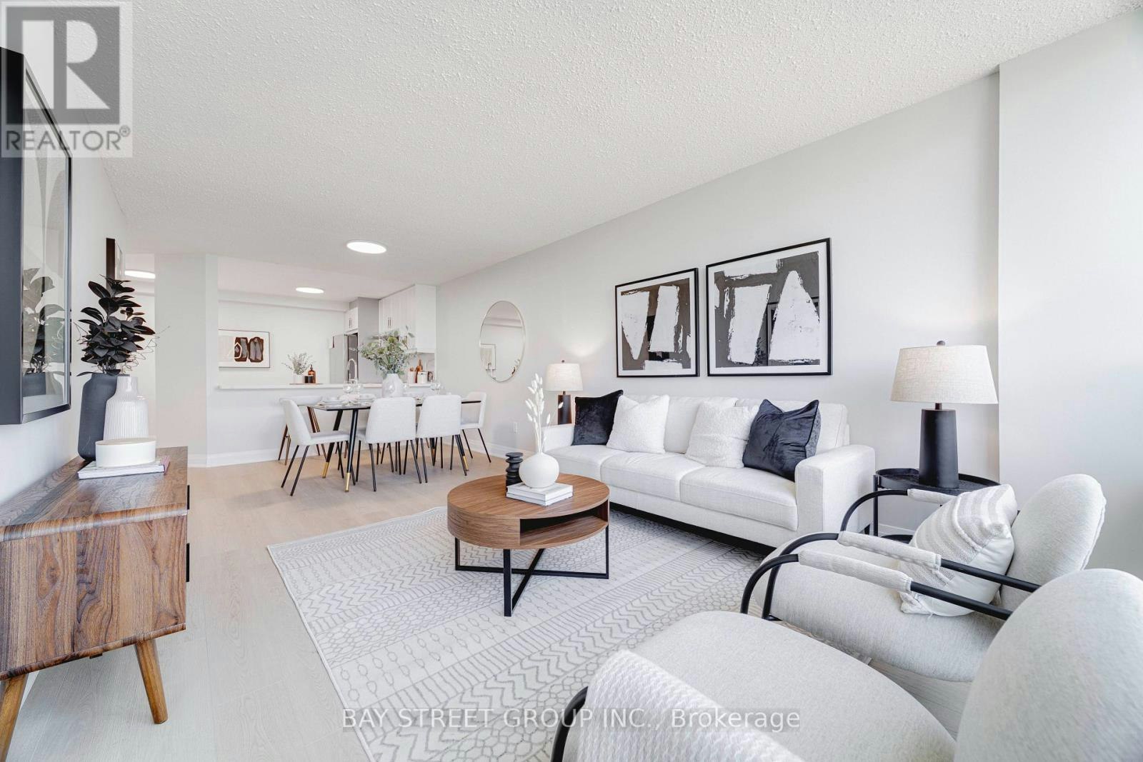 807-300 Alton Towers Circle, Toronto, ON, M1V 4X9
