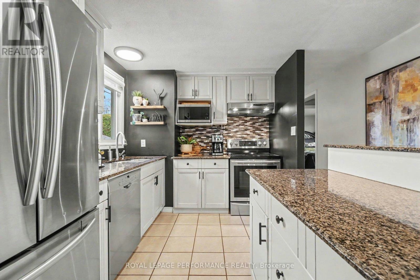 1497 Blackheath Street, Ottawa, ON, K1E 1K6