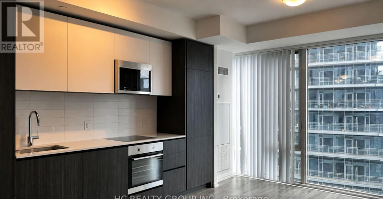 8 Widmer Street, Toronto, ON, M5V 0W6