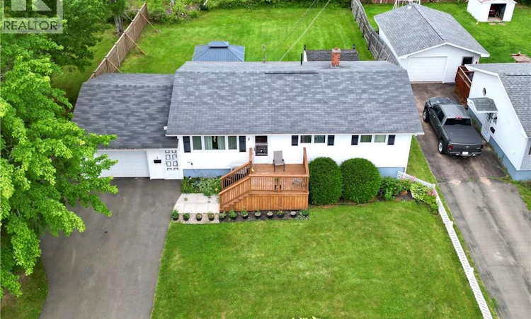 2 Manchester Crescent