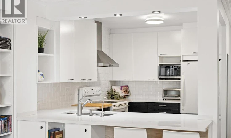 506-18 Holborn Court