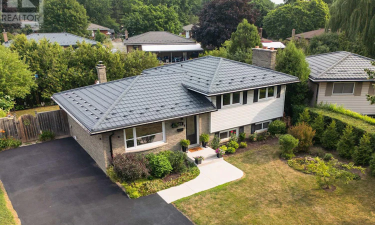 32 Mendip Crescent