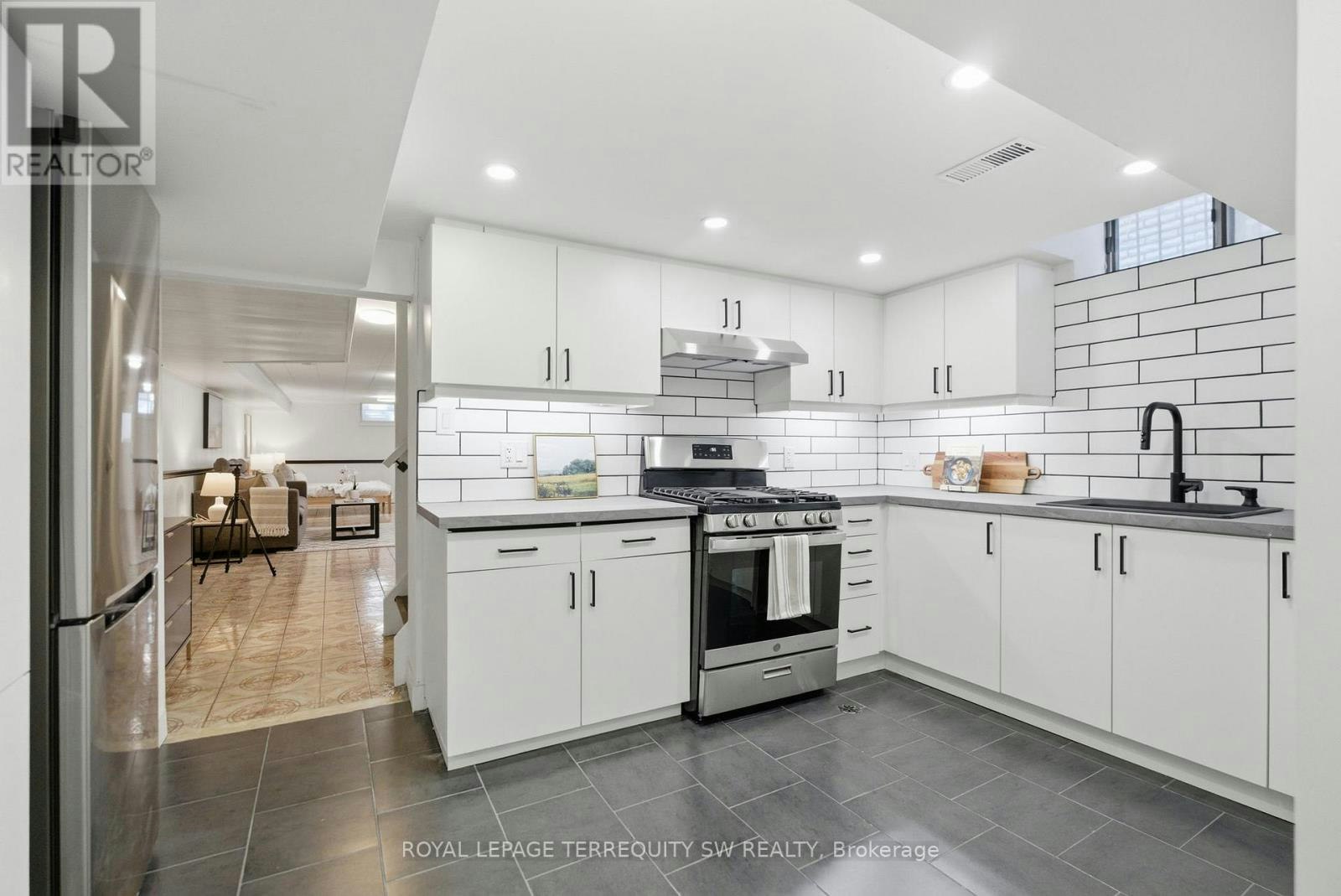BSMT-497 Ossington Avenue, Toronto, ON, M6G 3T3 - 18