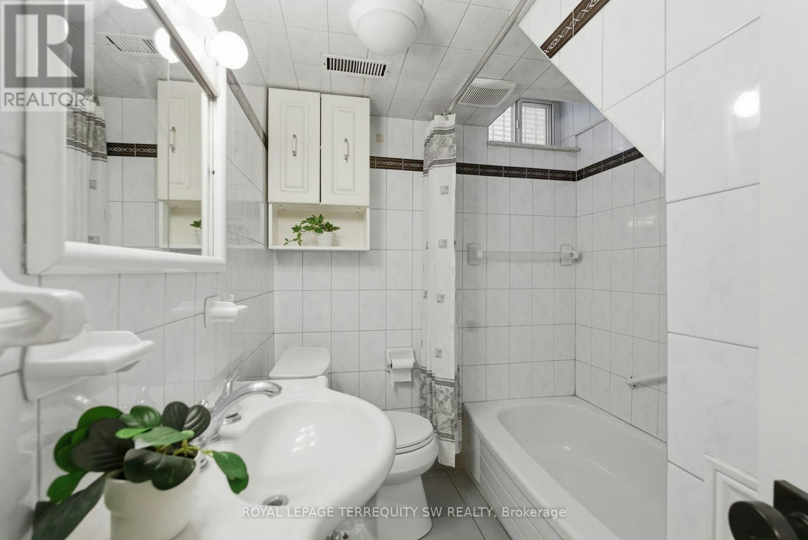 BSMT-497 Ossington Avenue, Toronto, ON, M6G 3T3 - 17