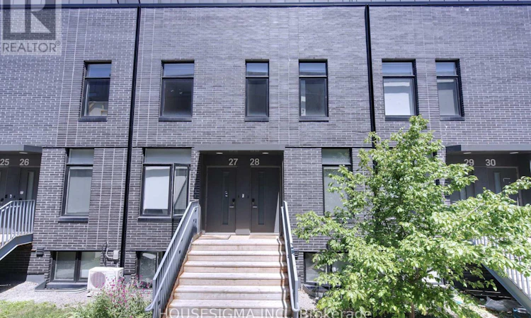 28-1720 Simcoe Street N