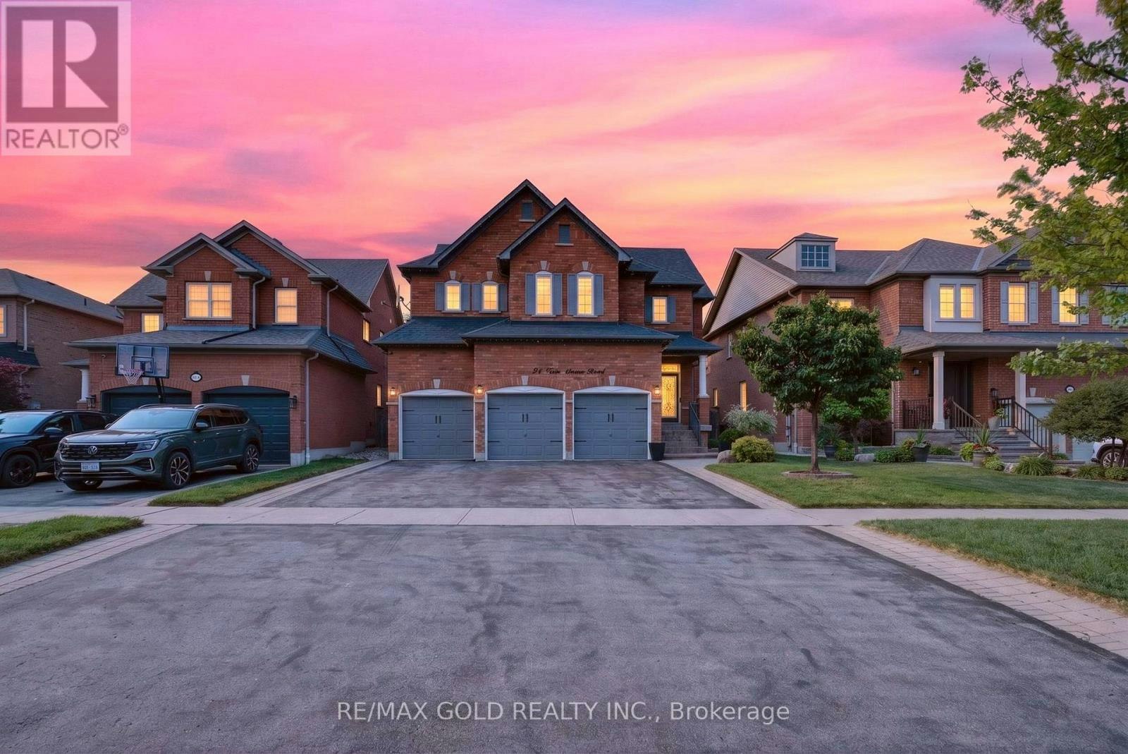 94 Twin Streams Road, Whitby, ON, L1P 0A4